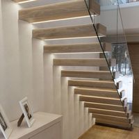 Une Escalier Flottante Modulaire Innovante Conçue pour un Montage Facile sur Site avec des Supports et des Connecteurs en Alliage d'Aluminium Précis