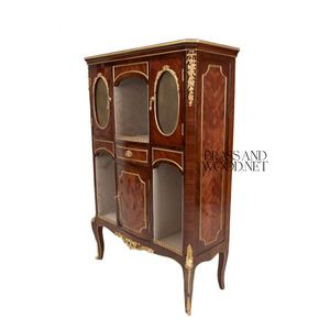 Vitrina de Exhibición Clásica Vintage de Madera y Latón - Product Image 3