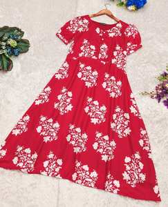 Hermoso vestido maxi de verano con patrones florales de colores únicos - Product Image 1