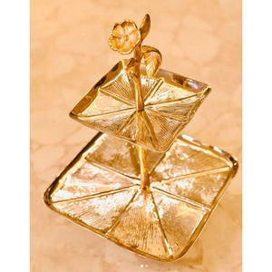 Support de gâteau à motif floral fait à la main en métal de la meilleure qualité support de service de gâteau attrayant pour centre de table de toute occasion - Product Image 2