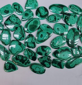 Vente en gros de malachite de haute qualité, forme mixte, cabochon, pierre précieuse, vente en gros de cristal de guérison naturel, malachite, fabrication de pendentifs - Product Image 3