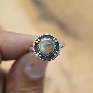 Bague bohème en argent sterling avec labradorite, bijoux en pierres précieuses faits à la main, cadeau unique et élégant pour femmes - Product Image 6