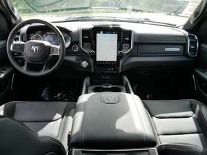 Mejor oferta Usado 2025 RAMMMM 1500 Laramie Crew Cab 4WD Usado - Product Image 4