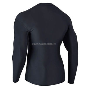 Meilleure vente Rash Guard pour homme Design personnalisable avec technique du strass Fabriqué au Pakistan Nouveau style à vendre - Product Image 3