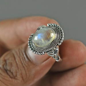 แหวนเงินแท้ 925 สไตล์โบฮีเมียน ประดับพลอยมูนสโตน งานแฮนด์เมด สำหรับผู้หญิง ของขวัญแต่งงานสำหรับเธอ - Product Image 2