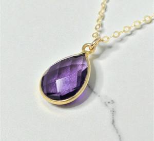 Collier avec pendentif en améthyste en forme de larme |   Collier minimaliste plaqué or 18 carats pour femmes - Product Image 1