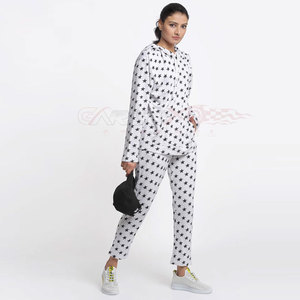 Chándal de invierno de alta calidad para mujer, nueva moda, conjunto de lana de algodón de 2 piezas, estilo informal con logotipo impreso y técnicas de tinte - Product Image 4