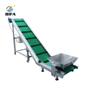 BIFA linea di nastri trasportatori inclinabili antiscivolo con guida per tacchetti deflettori Stripelevator