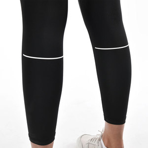 Leggings deportivos de color negro para mujer, recién llegados, mallas deportivas con realce de glúteos, mallas de gimnasio sin costuras con logotipo personalizado de alta calidad - Product Image 4