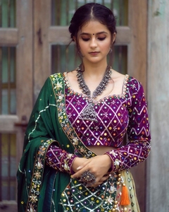 Lehenga choli ชุดอินเดียสำหรับงานแต่งงานและชุดอยู่บ้านสำหรับสตรีผ้าคุณภาพสูง - Product Image 4