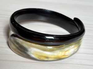 Brazalete de Cuerno de Búfalo Hecho a Mano por Diseñadores, Ecológico, para Mujer, Acabado Natural Pulido, Joyería Tradicional de Moda - Product Image 4