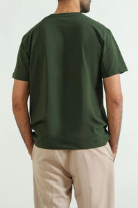 Camiseta Casual de Algodón para Hombre, Corte Regular, Color Verde Oliva, Manga Corta, Cuello Redondo, Estilo Jersey de Punto, Color Sólido - Product Image 3