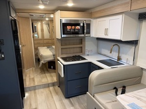 NOUVEAU 2026 T-H-O-R RV M-O-T-O-R C-O-A-C-H QUANTUM KW29 caravane de voyage RV - Product Image 4