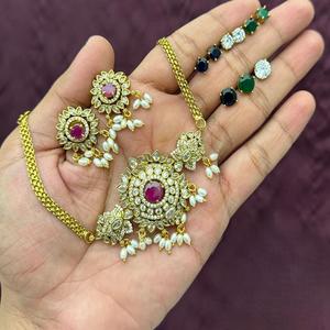 Conjunto de collar de diseñador clásico de la mejor calidad con piedras microchapadas con pendientes para ocasiones especiales para mujer - Product Image 1