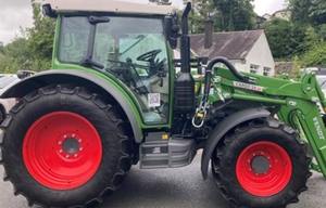 Tractor de carga de potencia Fendt 211 con los mejores componentes de núcleo de bomba para entusiastas del tractor - Product Image 5
