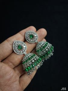 Boucles d'oreilles clous légères plaquées or style ethnique indien avec diamants américains pour femmes et jeunes filles - Bijoux de fête tendance - Product Image 3