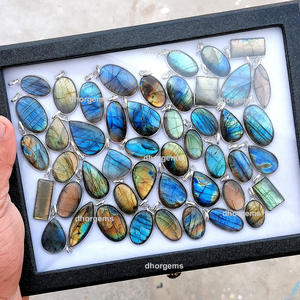 Pendentif en pierre précieuse labradorite bleue de haute qualité, en acier inoxydable, petite pierre précieuse, lunette ronde, ample, demi-lune - Product Image 2