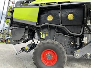 Moissonneuse-batteuse CLAAS Lexion 530 à transmission par engrenages vert, haute productivité, pour la récolte du blé - Product Image 3
