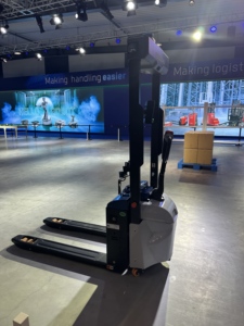 Apilador Eléctrico de Paletas Hangcha Serie EZ-GO de 2t, Semiautomático, Tráfico Inteligente, Navegación Láser RK3588 - Product Image 4