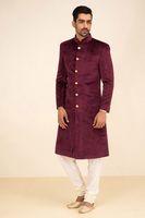 Meilleur design et motif de Sherwani violet avec Dhoti sur tissu de velours avec chaussures Robe pour homme de fournisseur indien