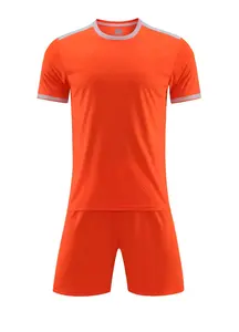 Uniformes de football pour hommes ensemble top style nouveau design maillot et kit avec impression de logo personnalisé vente en gros prix bon marché propre marque - Product Image 4