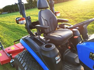 Tractor Compacto Multifuncional Solis 26 SOILS Azul 4WD, Tractor de Jardín con Transmisión por Engranajes, Alto Nivel de Seguridad, Tractor de Ruedas - Product Image 2