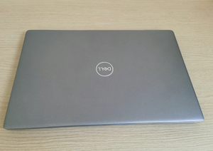 Portátil Empresarial Dell Latitude 3301 Usado de Alta Calidad, I5-8265U, 8GB RAM, 256GB SSD, Teclado en Inglés, Procesador Intel, Windows 10 Pro - Product Image 3