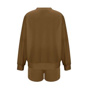 Ensemble 2 pièces personnalisé avec logo vintage, style urbain, pour femme, été, couleur unie, sweat-shirt à manches courtes et col rond, coupe classique, et short en molleton - Product Image 5