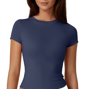 T-shirts personnalisés pour femmes, service OEM, collection Printemps-Été, coupe ajustée, effet délavé, fabrication professionnelle. - Product Image 1