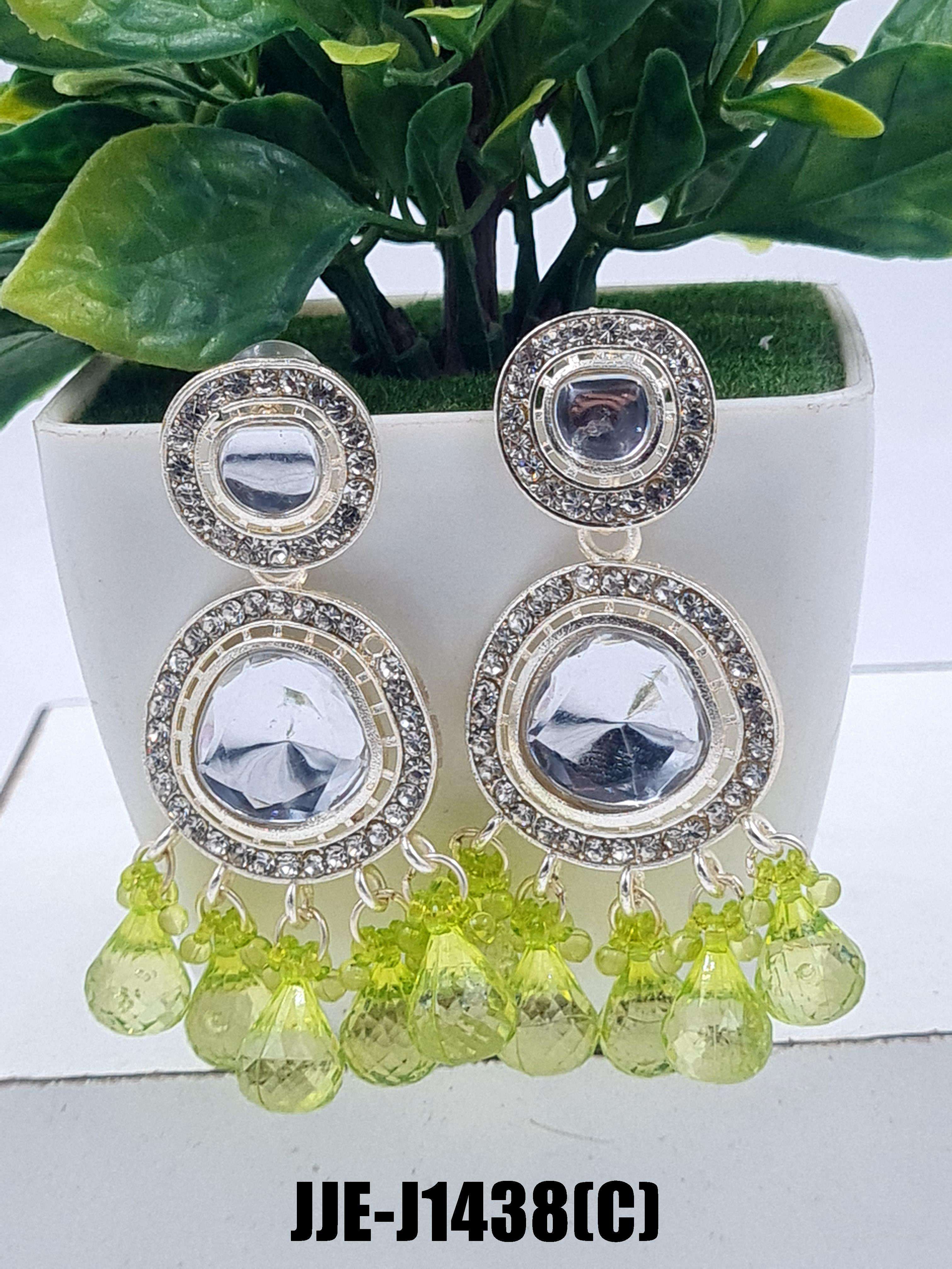 สีเหลือง