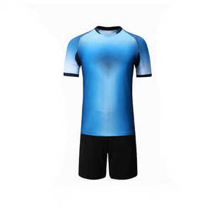 Maillot de football personnalisé Slim Fit 100% en polyester à séchage rapide avec uniforme de football à conception par sublimation - Product Image 2