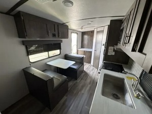 ผู้ขายที่ได้รับการยืนยันสำหรับรถบ้านมือสองปี 2022 รุ่น R-i-v-e-r-si-d-e Rv Intrepid 211 พร้อมขาย - Product Image 4