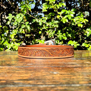 เข็มขัดหนังแท้ Gaucho Premium Classic แบบเต็มเม็ด ลายแกะสลักสไตล์ตะวันตก พร้อมดีไซน์งานฝีมือและหัวเข็มขัดทองเหลือง สำหรับใช้งานลำลอง - Product Image 5