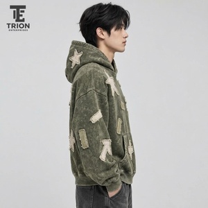 Sweat à capuche brodé pour homme, effet délavé, offre une douce chaleur, un toucher texturé et une broderie fine pour un style décontracté polyvalent. - Product Image 4