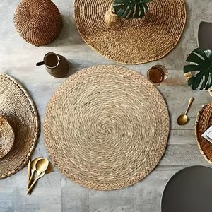 Haute qualité écologique jonc de mer tissé 4 pièces sous-verre ensemble couleur naturelle tapis de cuisine tampons fabriqués au Vietnam en gros - Product Image 2