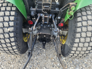 รถแทรกเตอร์ John Deere 1025R 3320 ขนาดเล็ก 4*4 พร้อมอุปกรณ์ต่อพ่วง รถตัก รถตัดหญ้า และรถขุดหลัง ผลิตในสหรัฐอเมริกา พร้อมส่งออก ลดราคาพิเศษ ปี 2025 - Product Image 6
