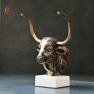 Escultura de aluminio dorado pulido con Forma de cara de toro personalizada para decoración de restaurante, escultura de aluminio de mesa para decoración de oficina - Product Image 4