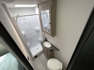 2025 F-orest Riv-er For-ester 2026 Thor Freedom Elite 21HEF Blanco EE. UU. - Product Image 3