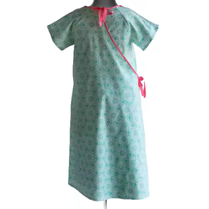 Batas de Paciente de Calidad Premium para Uso Hospitalario |   Batas de Paciente Personalizables para Hombre y Mujer con Bolsillos y Broches, Tela de Lana Peinada, Gran Venta - Product Image 1