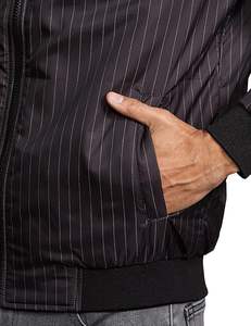 Veste de luxe en polyester-coton pour hommes Veste confortable légère chaude et respirante en polyester-coton élégante pour l'extérieur - Product Image 6