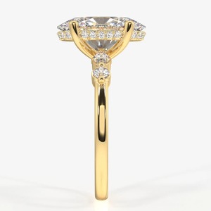 Anillo de compromiso de diamante cultivado en laboratorio de corte ovalado de 3 quilates, oro blanco de 14 quilates, Color E VVS1, claridad IGI certificada a precio mayorista - Product Image 4