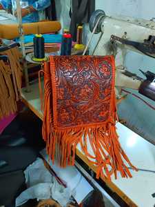 Bolso cruzado tallado a mano completo de cuero genuino con ajuste de latón antiguo estilo bohemio bolso de mano proveedor Saman exportaciones - Product Image 3