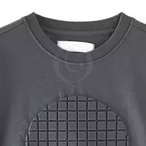 Camiseta en relieve personalizada para hombre con diseño de logotipo 3D y tela de algodón suave Camiseta en relieve elegante para hombre con textura única - Product Image 4