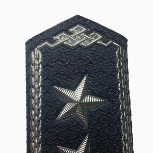 Nueva Llegada de Uniformes para Exteriores, Bordados a Mano y Hombreras con Epaulettes - Product Image 6