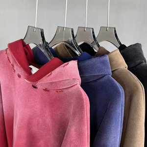 เสื้อฮู้ดดี้ผู้ชายดีไซน์เนอร์ ผ้าหนานุ่มสำหรับฤดูหนาว ล้างสีซีดแบบซันเฟด แต่งลายปัก ไซส์ XS สีพื้น ย้อมสี 100% ผ้าฝ้ายฟลีซ มีกระเป๋า - Product Image 6