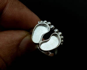 Bague pour femme en argent sterling 925 massif, base de bézel vierge avec empreinte de patte de bébé, plaquée or 14 carats, bijoux écologiques sans plomb ni nickel - Product Image 5