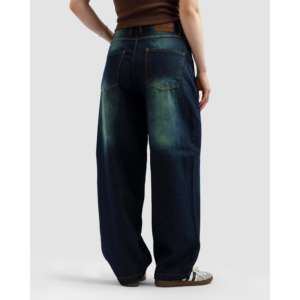 กางเกงยีนส์ทรงวินเทจเอวสูงทรงหลวมสไตล์สตรีทแฟชั่นขาบานพิมพ์ลายเพชรคริสตัลสีสันสดใสผ้ายีนส์ฟอกสีสำหรับฤดูใบไม้ร่วงและฤดูหนาว - Product Image 2