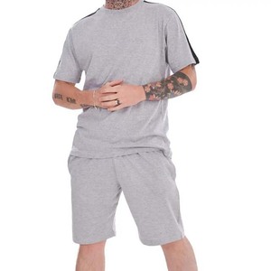 Vêtements de sport décontractés pour hommes de haute qualité léger motif solide ensembles jumeaux 100% coton t-shirts et shorts ensembles de deux pièces - Product Image 3
