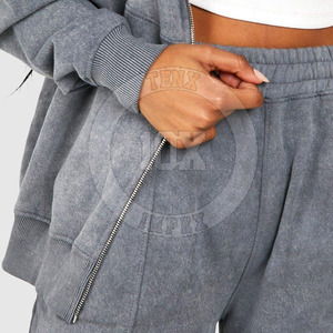 Commande en gros de survêtements pour femmes, lavage à l'acide, deux pièces, pour femmes, style streetwear, survêtement minimaliste à lavage à l'acide - Product Image 5
