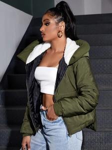 Veste bouffante de couleur unie personnalisée pour femmes, tenue décontractée chaude pour l'hiver, tissée avec une technique de teinture unie - Product Image 2